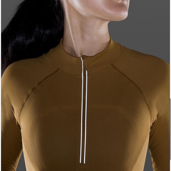 SOLD Lululemon swiftly 1/2 zip 2.0 cool long sleeve thumbholes size 4 - Picture 3 of 10